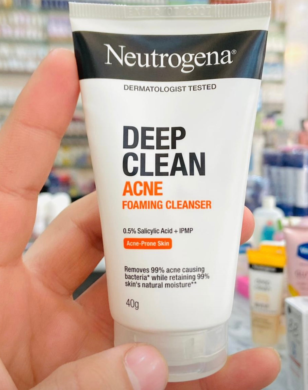 Neutrogena Deep Clean Acne Foaming Cleanser – 40g | Salicylic Acid Face Wash for Acne-Prone Skin