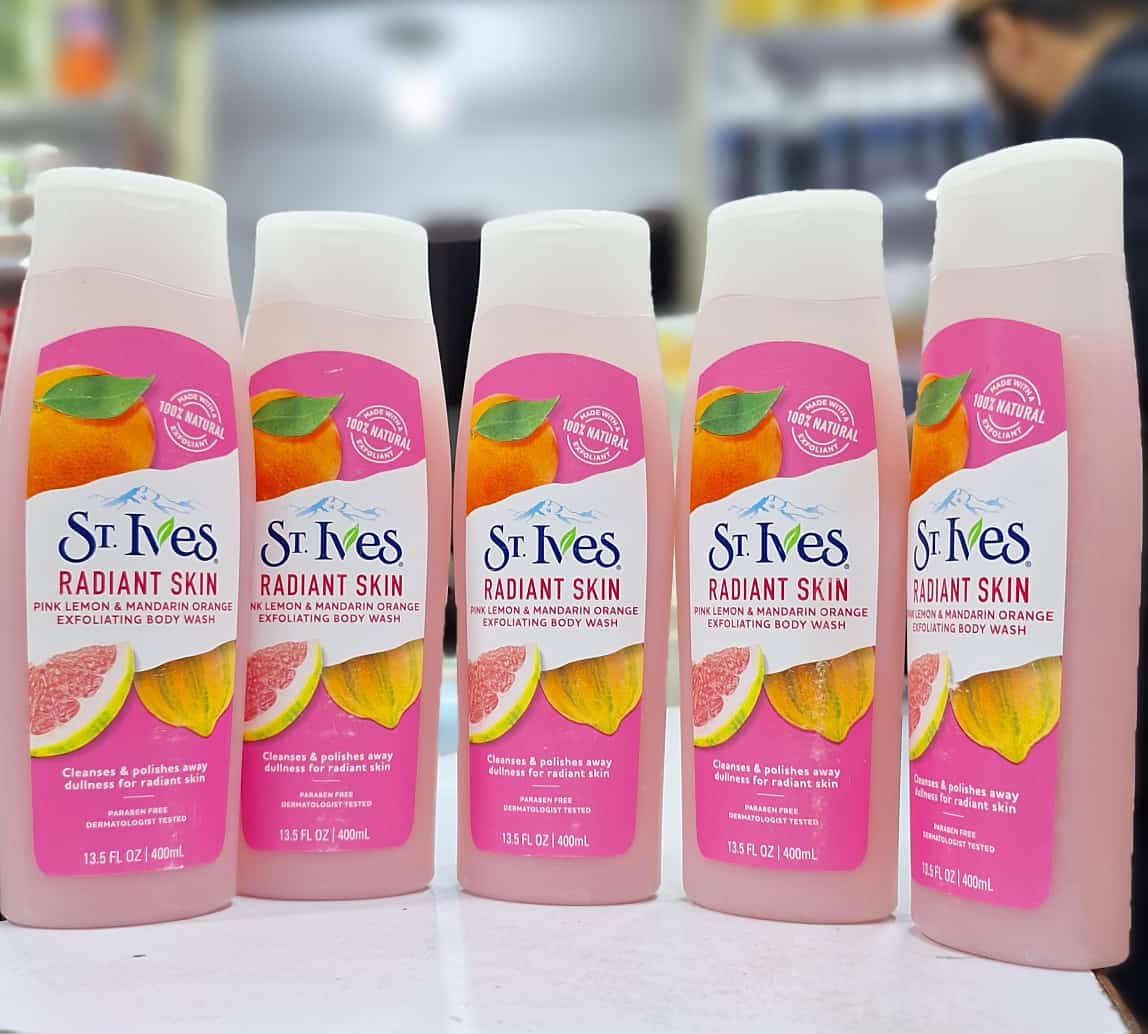 St. Ives Pink Lemon & Mandarin Orange Body Wash – Refreshing & Glow Boosting